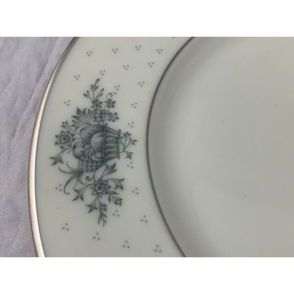 Lenox Beacon Hill China Pair Salad Plates 8 3/8″ Made 1961 to 1975 - Picture 4 of 7